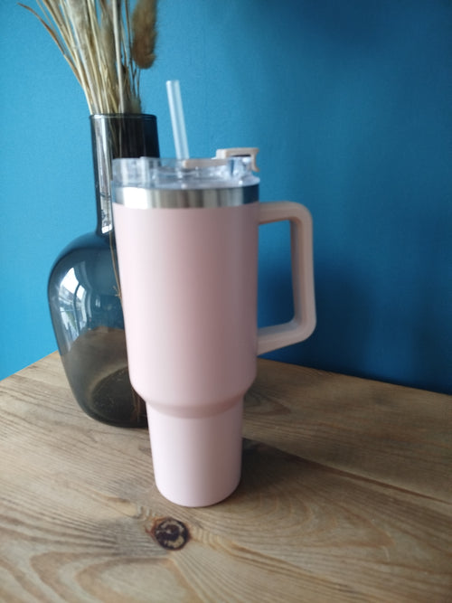 Gourde isotherme avec paille